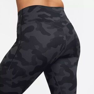 Nike Women's Universa Medium-Support High-Waisted 7/8 Camo Leggings